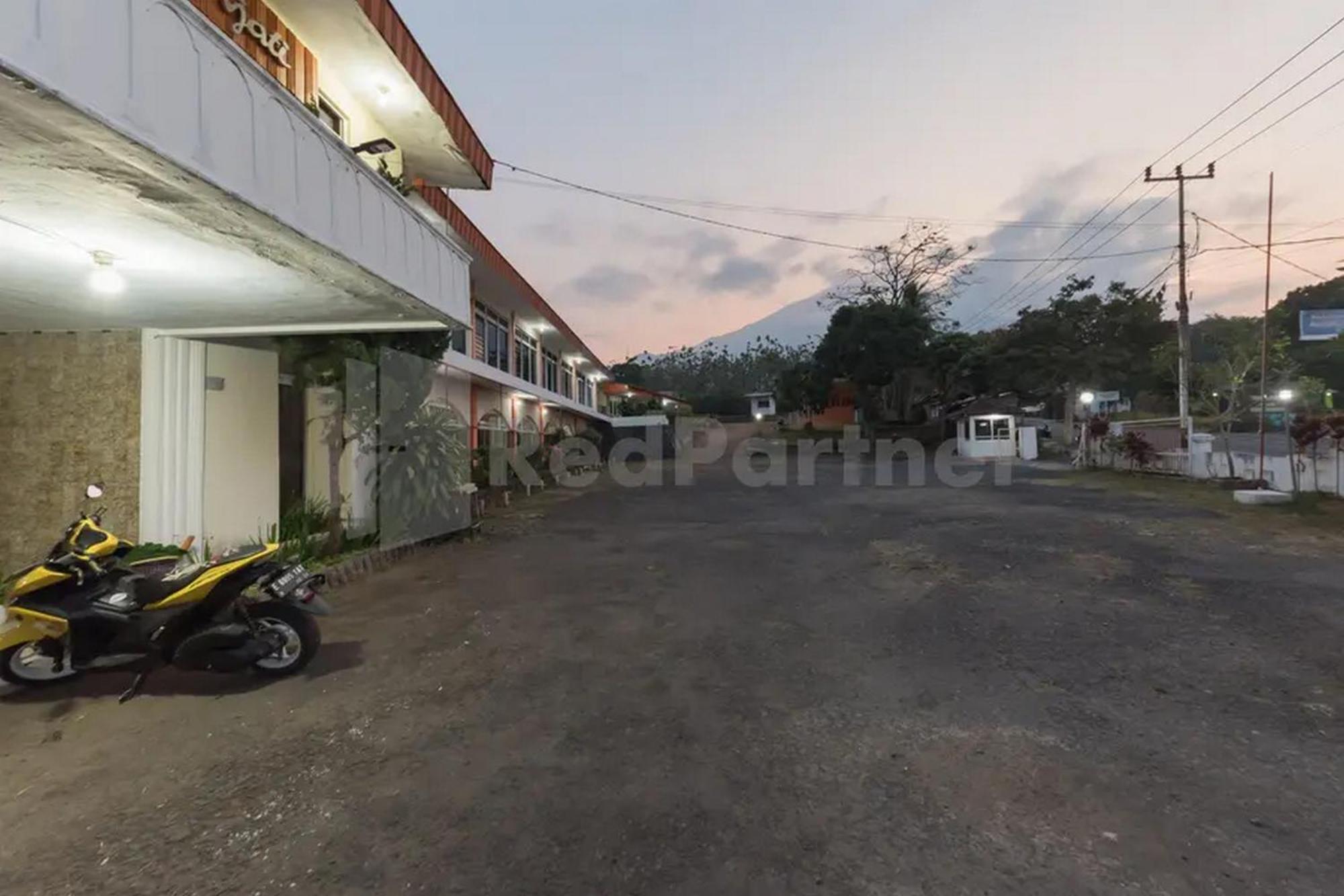 Hotel Linggarjati Near Natural Park Twa Linggarjati Ngoại thất bức ảnh