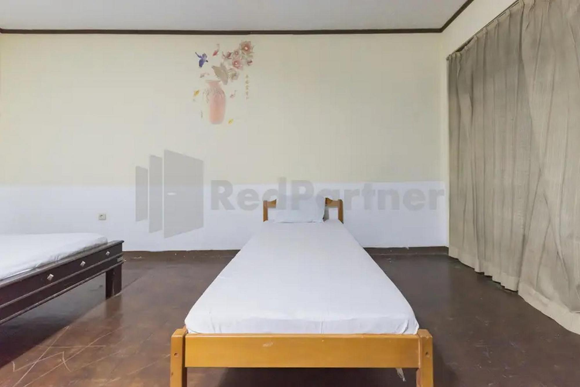Hotel Linggarjati Near Natural Park Twa Linggarjati Ngoại thất bức ảnh